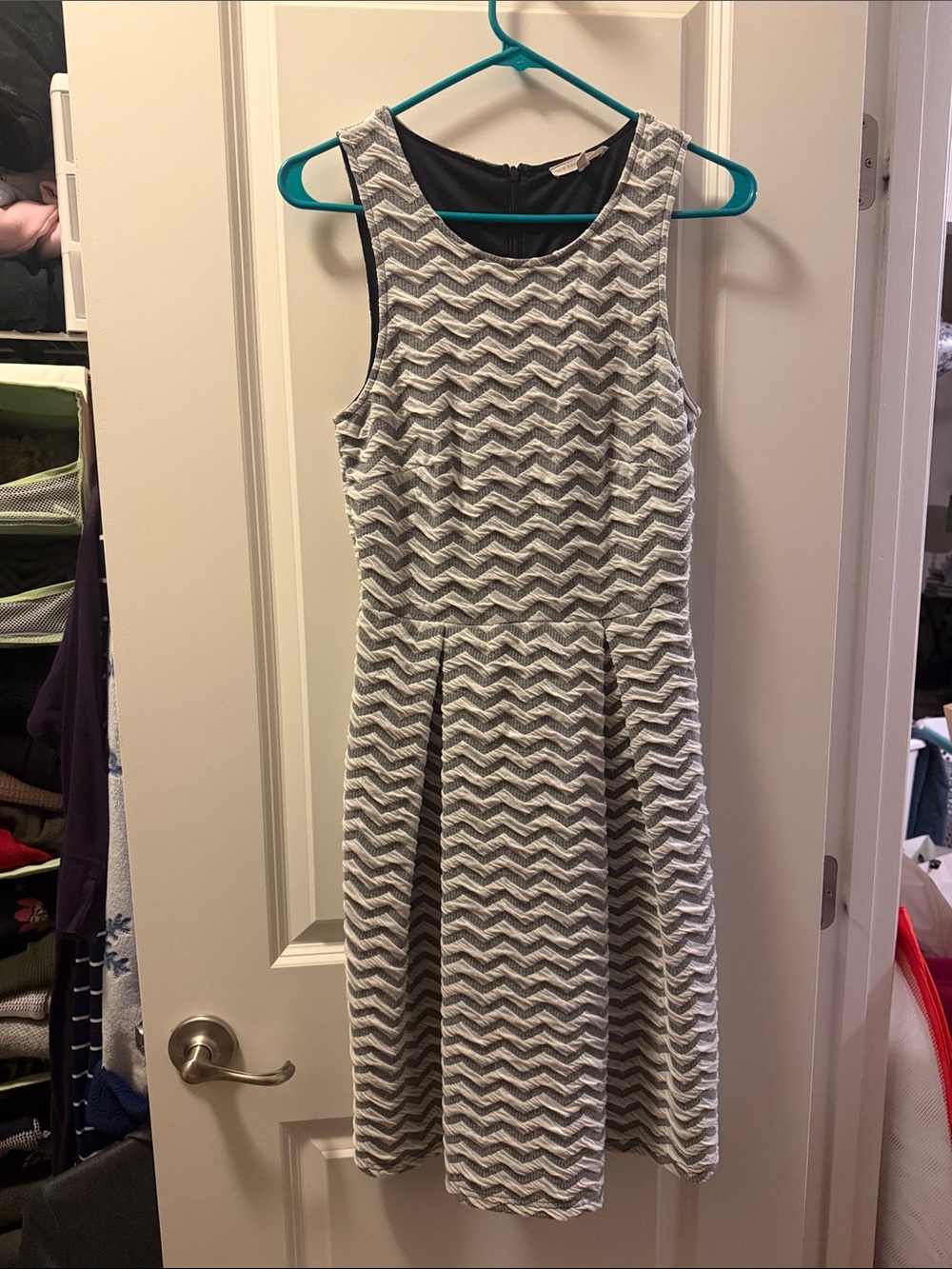 41 Hawthorn Sleeveless Chevron Fit & Flare Dress in Gray and White